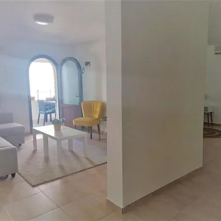 Dolphin Residences Coleus 3 Lejlighed